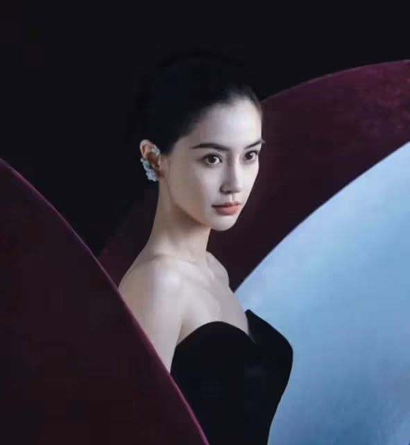 楊穎被《奔跑吧》拋棄!資源全由白鹿接手,瘋馬秀後復出宣告失敗