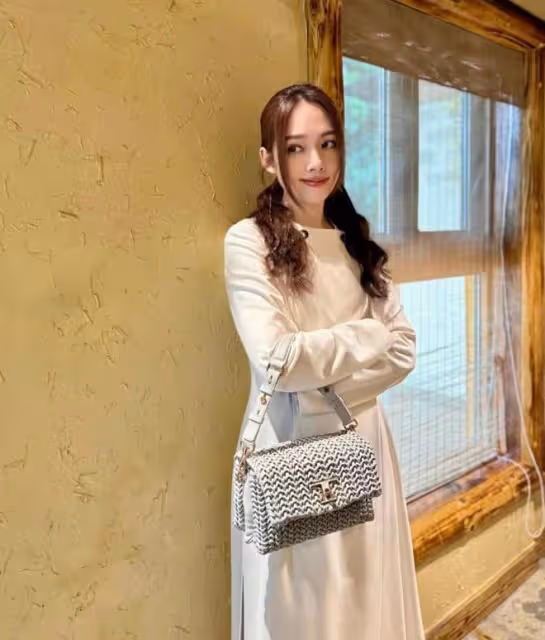 40歲郭碧婷曬近照,參加浪姐後瘦了一大圈,扎雙馬尾又嫩又少女