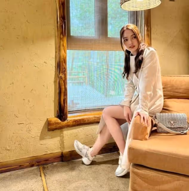 40歲郭碧婷曬近照,參加浪姐後瘦了一大圈,扎雙馬尾又嫩又少女
