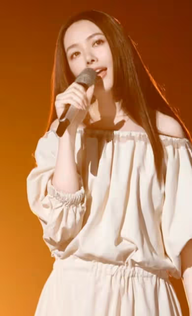 40歲郭碧婷曬近照,參加浪姐後瘦了一大圈,扎雙馬尾又嫩又少女