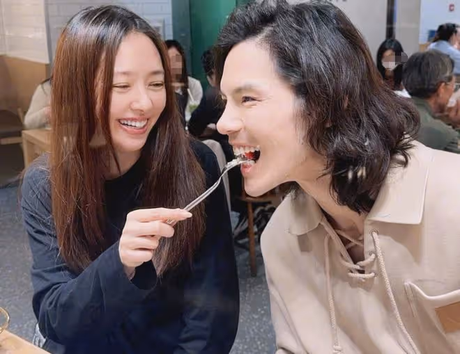 40歲郭碧婷曬近照,參加浪姐後瘦了一大圈,扎雙馬尾又嫩又少女