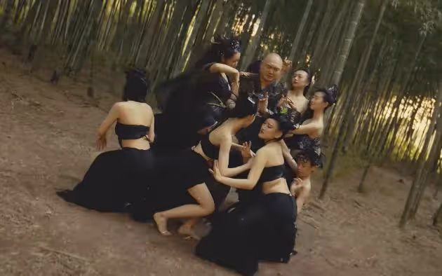 阿嬌又翻車了?滿屏一星的劣質網大,以改編滿足陳腐的肉體幻想