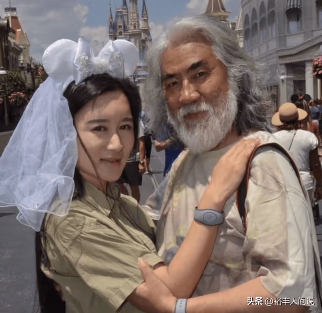 張紀中公開戀愛過程慶結婚7周年！相識於辟穀活動，細節惹爭議