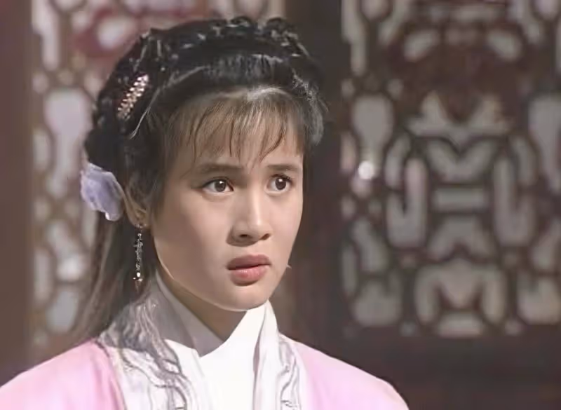 香港女星梁碧芝罕見露面，息影嫁富貴老公，常搭私人飛機周遊列國