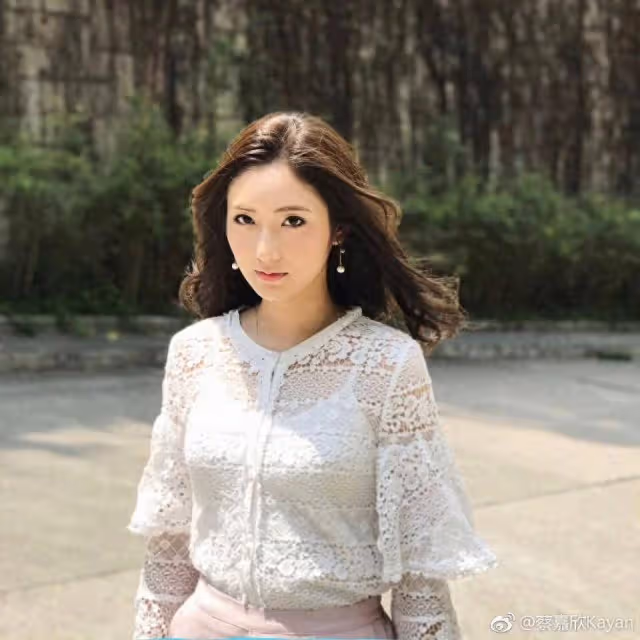 疑準備轉行!TVB港姐蔡嘉欣自曝將帶旅遊團出行,去年底嫁豪門