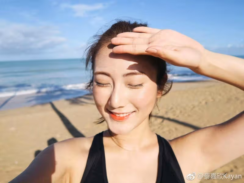 疑準備轉行!TVB港姐蔡嘉欣自曝將帶旅遊團出行,去年底嫁豪門