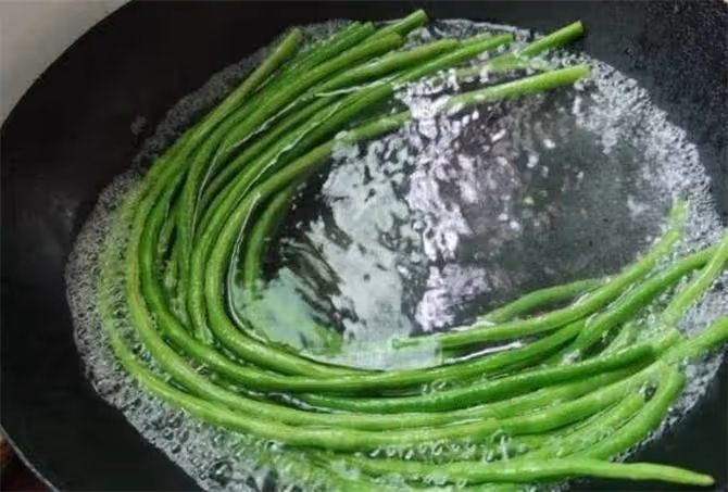 怎麼判斷豆角熟沒熟?豆角煮多久才能保證安全無毒呢?