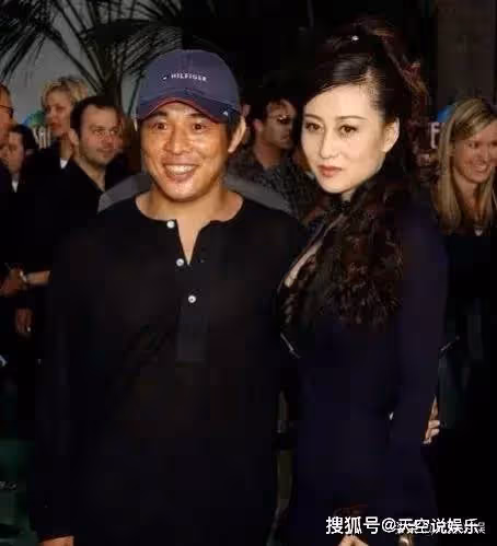 李連杰近照：攜女兒看望向太，面色紅潤狀態佳，24歲女兒身材高挑
