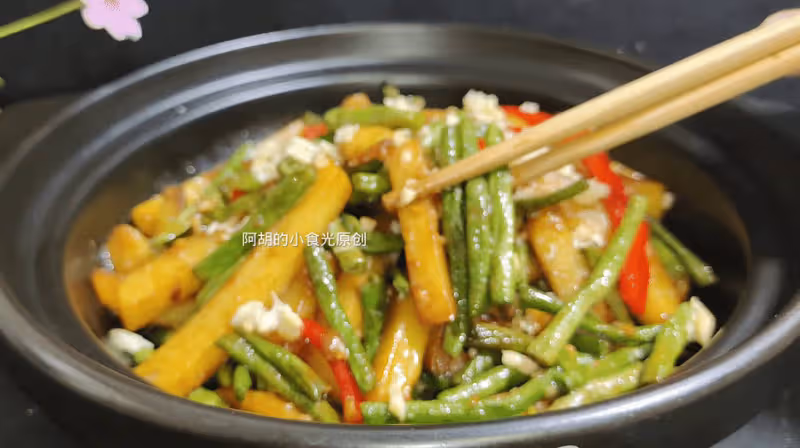記住這個神搭配,立夏前這菜先吃起來!三兩下就炒一盤,挑動好食慾、超下飯