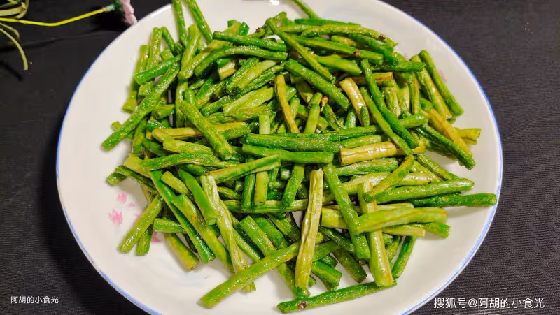 記住這個神搭配,立夏前這菜先吃起來!三兩下就炒一盤,挑動好食慾、超下飯
