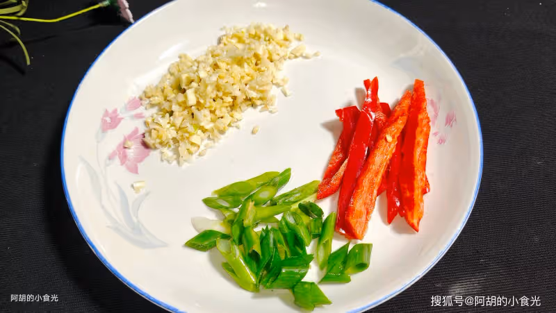 記住這個神搭配,立夏前這菜先吃起來!三兩下就炒一盤,挑動好食慾、超下飯