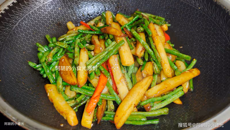 記住這個神搭配,立夏前這菜先吃起來!三兩下就炒一盤,挑動好食慾、超下飯