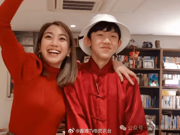 TVB小花補辦婚宴照曝光！秦沛盛裝亮相全程望愛女甜笑
