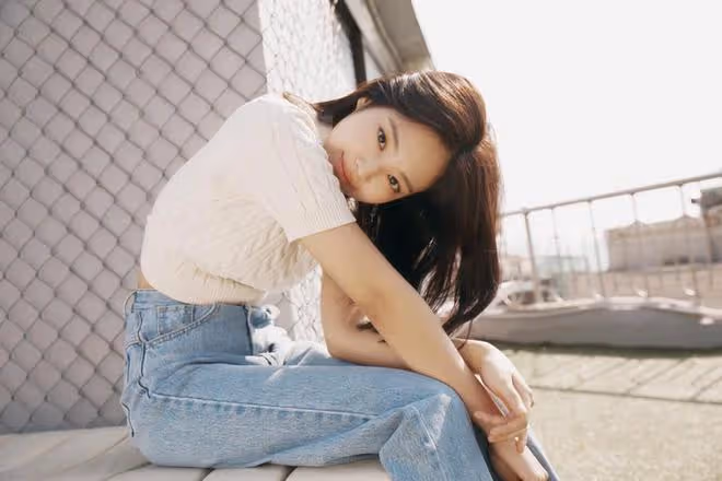那英與韓國女星Jennie「撞臉」,時尚果真是個輪迴