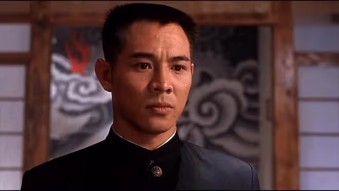 李連杰現身探望摔傷向太,深厚友情曝光引關注