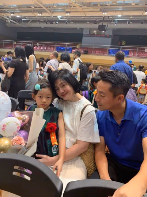 汪小菲發照猛擊婚變傳聞，力證"我老婆美著呢"！但老婆劉海不爭氣