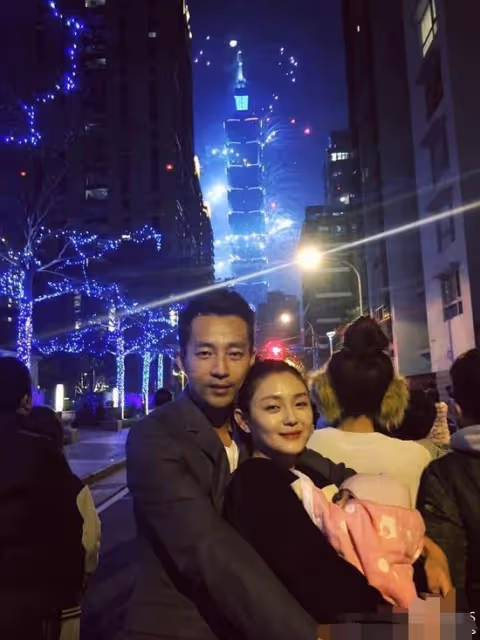 汪小菲發照猛擊婚變傳聞，力證"我老婆美著呢"！但老婆劉海不爭氣
