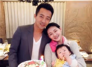 汪小菲發照猛擊婚變傳聞，力證"我老婆美著呢"！但老婆劉海不爭氣