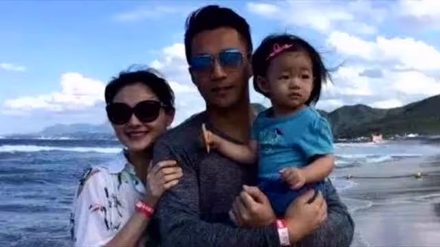汪小菲發照猛擊婚變傳聞，力證"我老婆美著呢"！但老婆劉海不爭氣