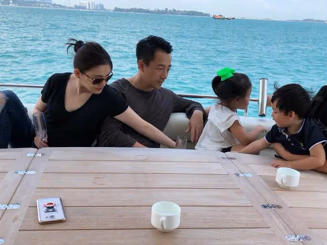 汪小菲發照猛擊婚變傳聞,力證"我老婆美著呢"!但老婆劉海不爭氣