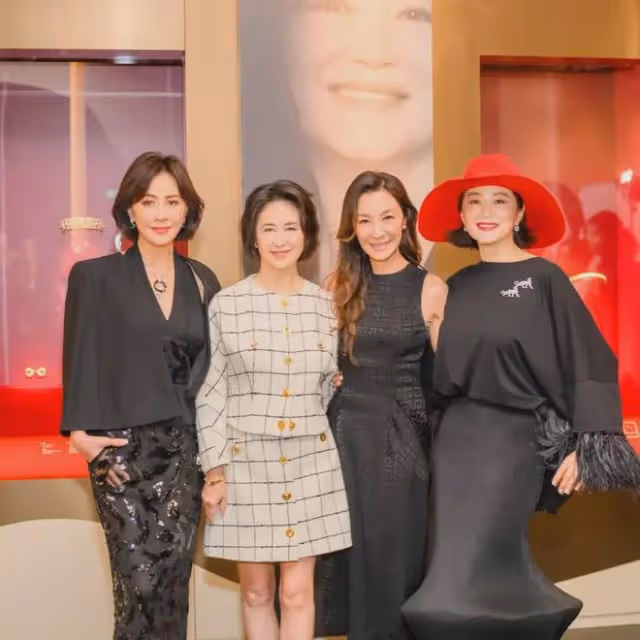 61歲何超瓊素顏似「大媽」，個子矮小穿著樸素，可惜賭王的基因