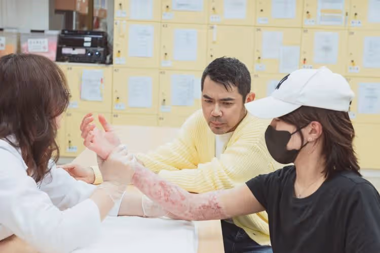 歌手No Name心疼親人燒燙撕心痛　存撲滿獻唱公益歌