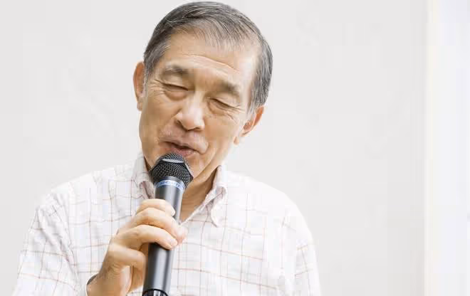 64歲大爺拒絕女鄰居的大膽示愛:我雖老,但還沒有老糊塗