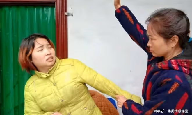 婆婆在我家養老4年,卻只罵我不給她買金鐲子,我終於硬氣了一回