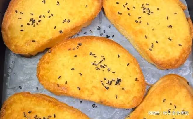 饅頭絕絕子的風味吃法，焦香嫩鮮，好吃飽腹，家人讚不絕口