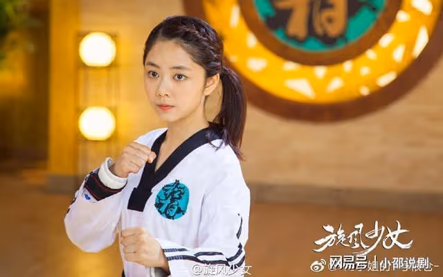 譚松韻新劇來襲!預計五月上線,男主西裝造型好帥,連女配也超美