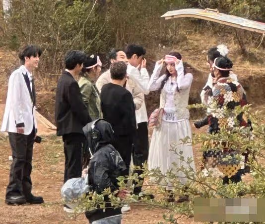 黃子韜爆求婚徐藝洋！　緋聞傳2年「摟抱打瞌睡」親密照流出