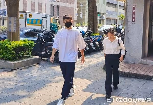 宥勝出庭半小時結束...雙手合十不語!涉強制猥褻5/24宣判
