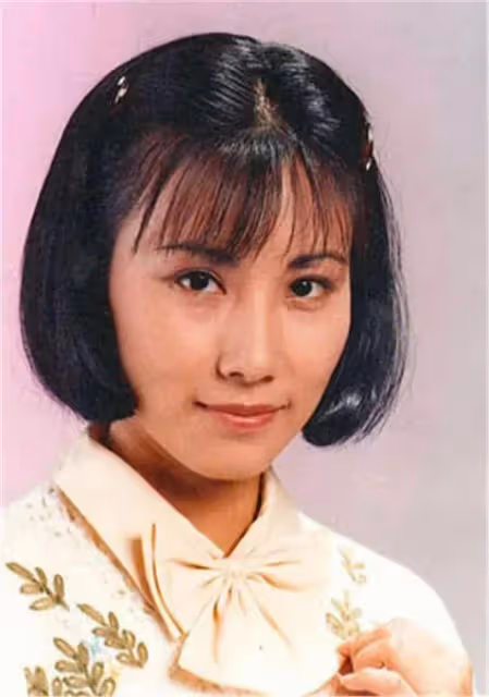 汪明荃:兩次患癌,棄藝從政,影視歌三棲「皇后」,無人敢惹?