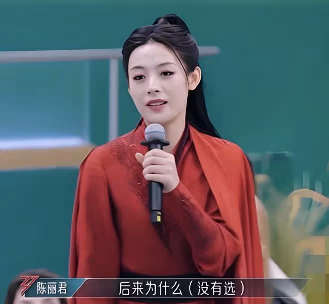 「最帥女小生」一上台,黃曉明嚇到自愧不如,她魅力究竟有多大?