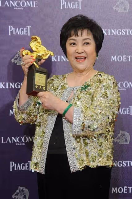 謝賢前妻72歲仍美艷,穿亮片裝太有貴婦范,發福絲毫不影響她的美