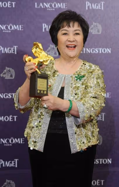 謝賢前妻72歲仍美艷,穿亮片裝太有貴婦范,發福絲毫不影響她的美