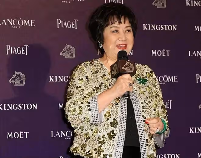 謝賢前妻72歲仍美艷,穿亮片裝太有貴婦范,發福絲毫不影響她的美