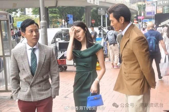 佘詩曼「細佬」送別亡父！家境富裕曾對爸爸再娶曾有恨意