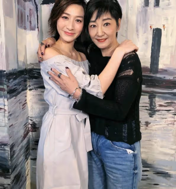 TVB「最美李莫愁」近照曝光!59歲蒼老樣子震撼網民!子女都進了演藝圈