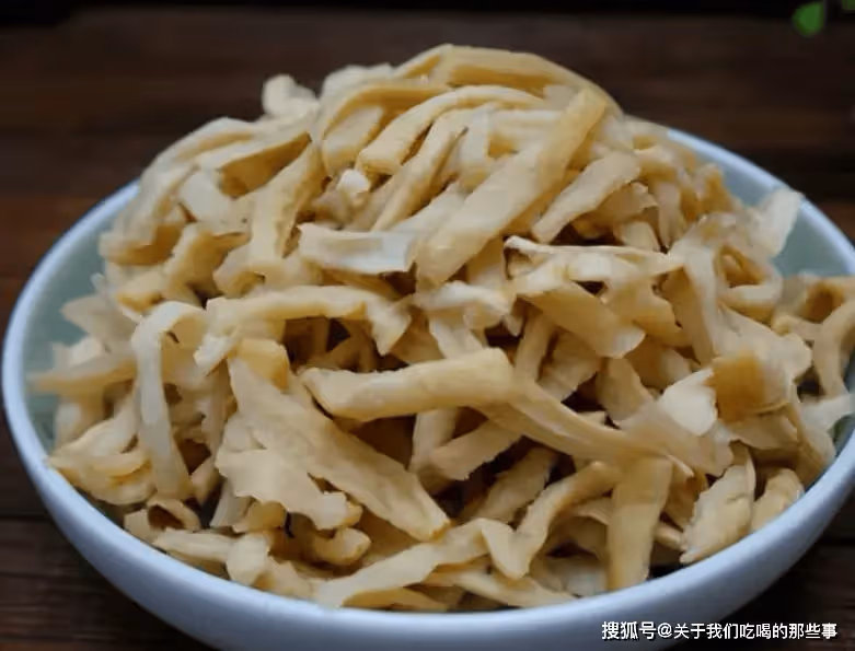 曬蘿蔔乾,直接曬好還是放鹽好?教你一招,爽脆鮮香,放一年不壞