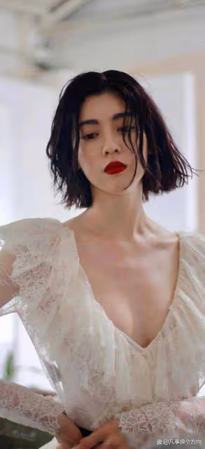 別看了!你頂不住的啦!日系極品尤物三吉彩花