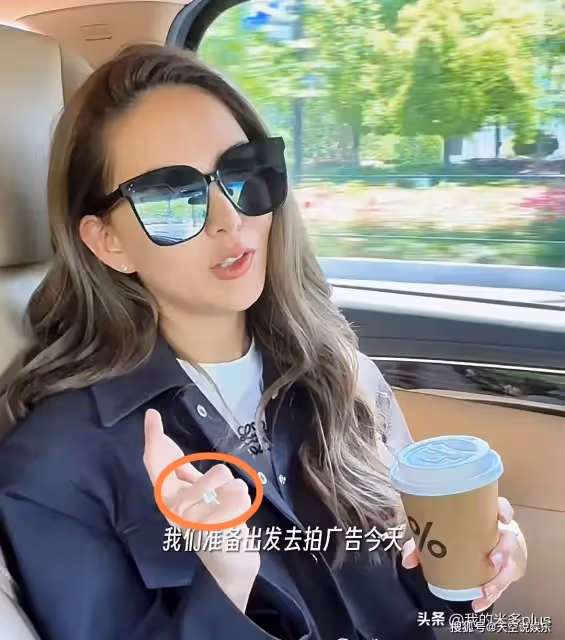 周杰倫又寵妻了,送昆凌全新「鴿子蛋」,女方戴著去杭州心情很嗨
