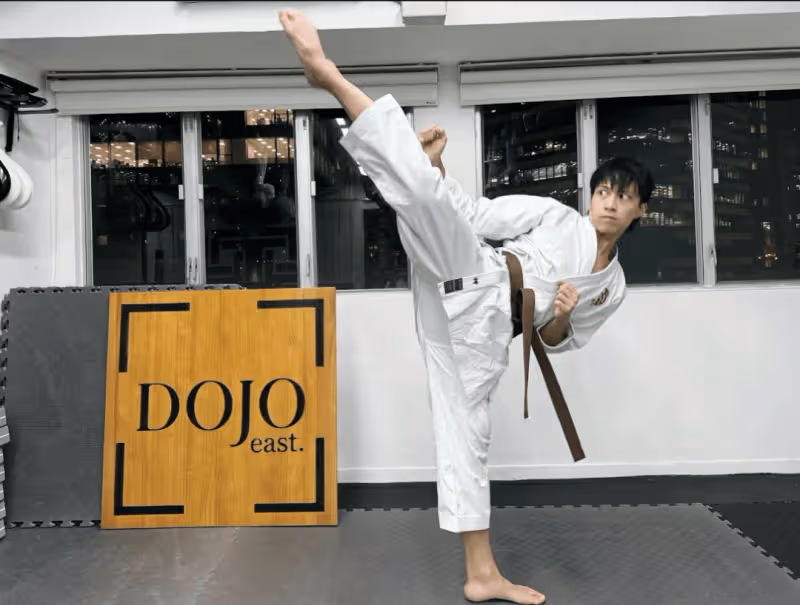 TVB男星苦練4年空手道首參賽即奪冠!日本嬌妻慰勞:變得更強大