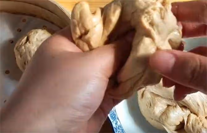 不用揉面,教你紅糖開花饅頭新做法,一個特殊技巧,保證個個開花