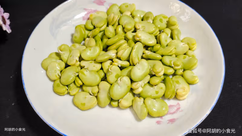 香椿韭菜靠邊站！立夏前這菜使勁吃，三種食材一鍋炒，吃出鮮和脆、吃出大好處