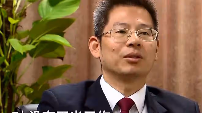 53歲男友頻繁網戀,57歲女子借給他12萬:他有8個女朋友