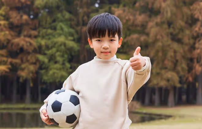 養育男孩,媽媽一定要注意這2種行為,孩子才能勇敢陽光又自信