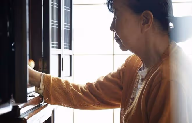 兒子娶了單親家庭的女孩十年後,我才意識到我家付出了多大的代價