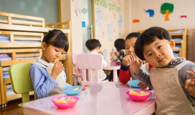 4歲娃被老師起外號,家長揚言要退園,老師一句話讓我啞口無言
