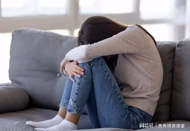 我不顧反對遠嫁非洲,下飛機後發現,黑人老公還有3位妻子